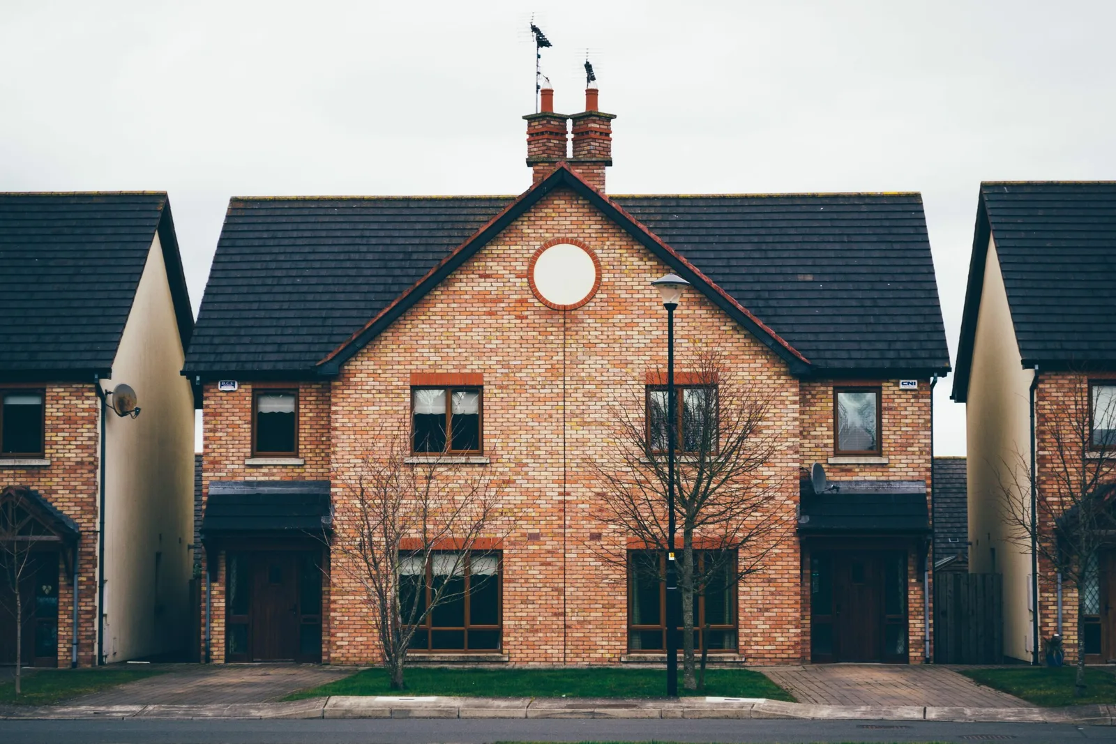 Letting Agents Resist Investment in Technology
